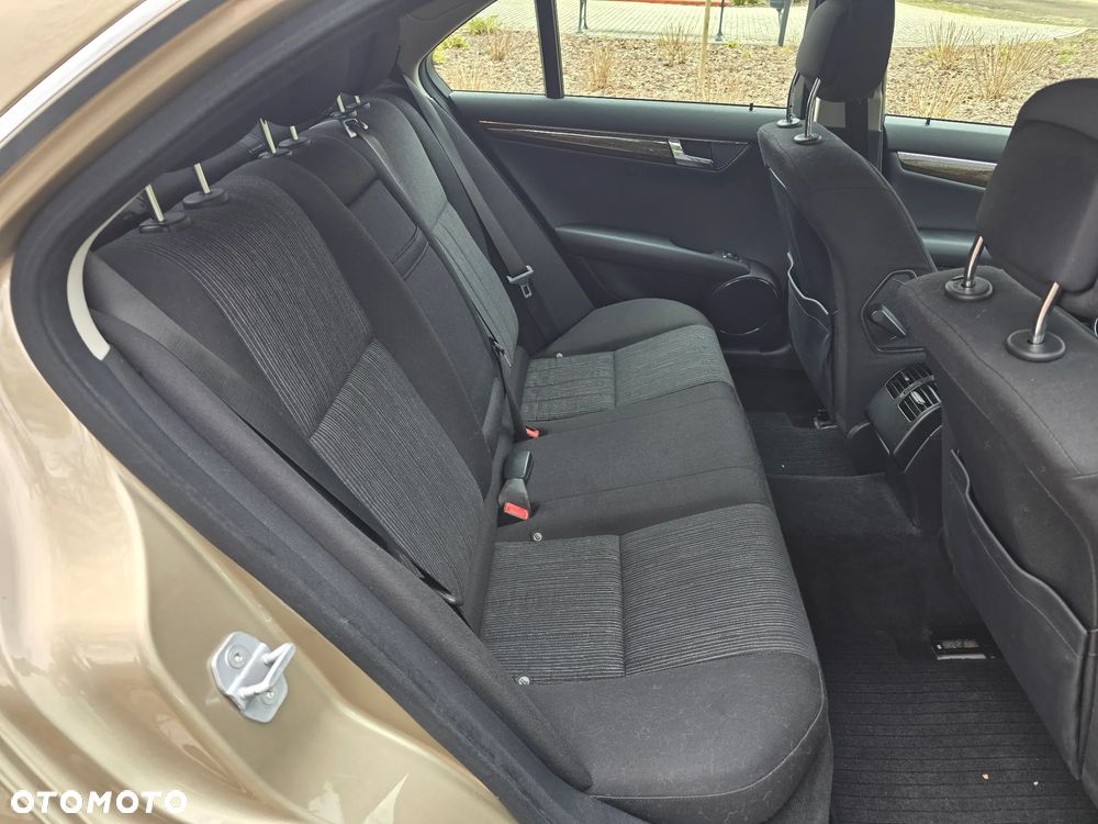 Mercedes-Benz Klasa C 180 Kompressor Automatik Elegance - 24