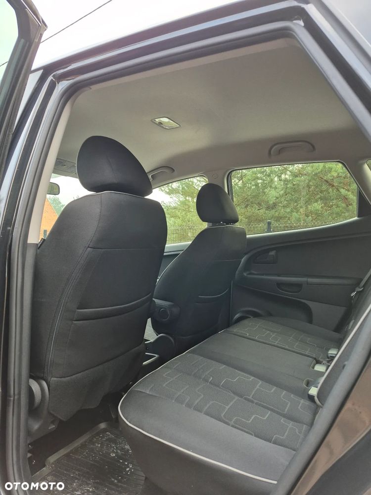 Kia Venga 1.6 Business Line - 12