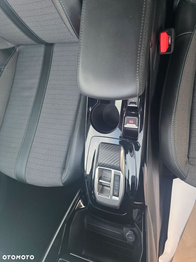 Peugeot 2008 PureTech 130 EAT8 Active Pack - 21