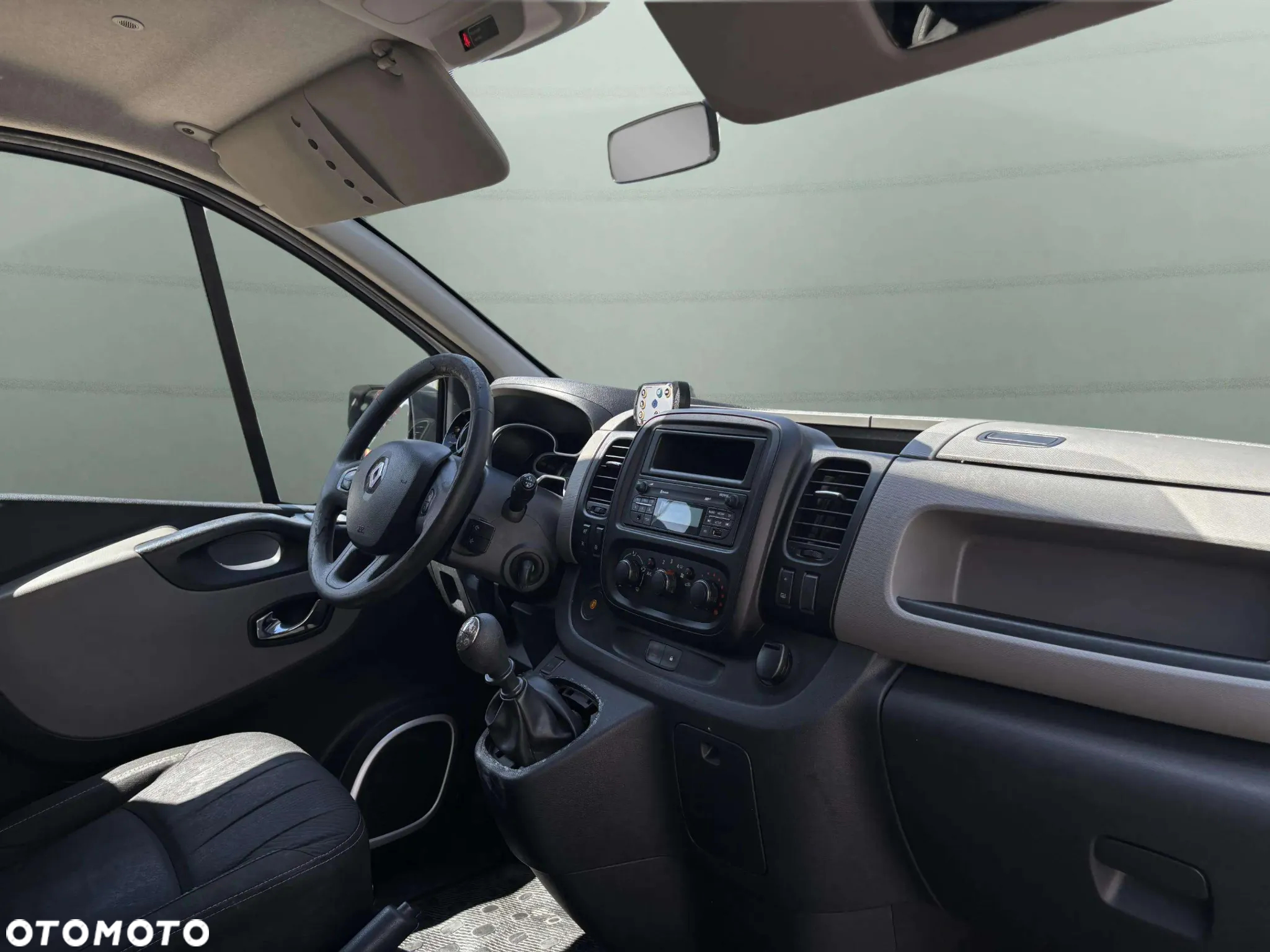 Renault Trafic - 25