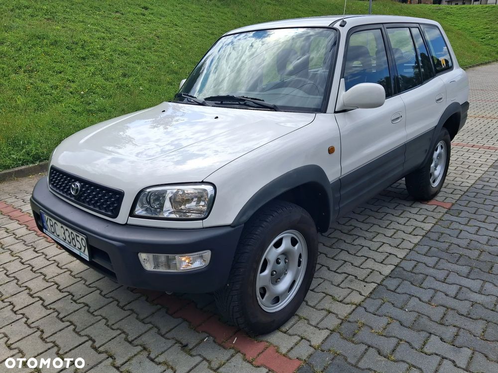 Toyota RAV4 2.0 GLi - 2