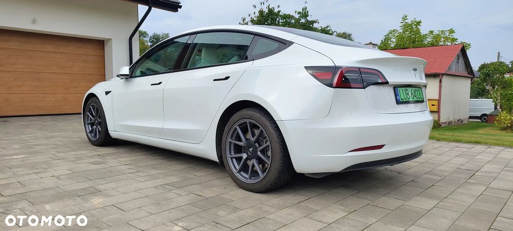 Tesla Model 3 - 17
