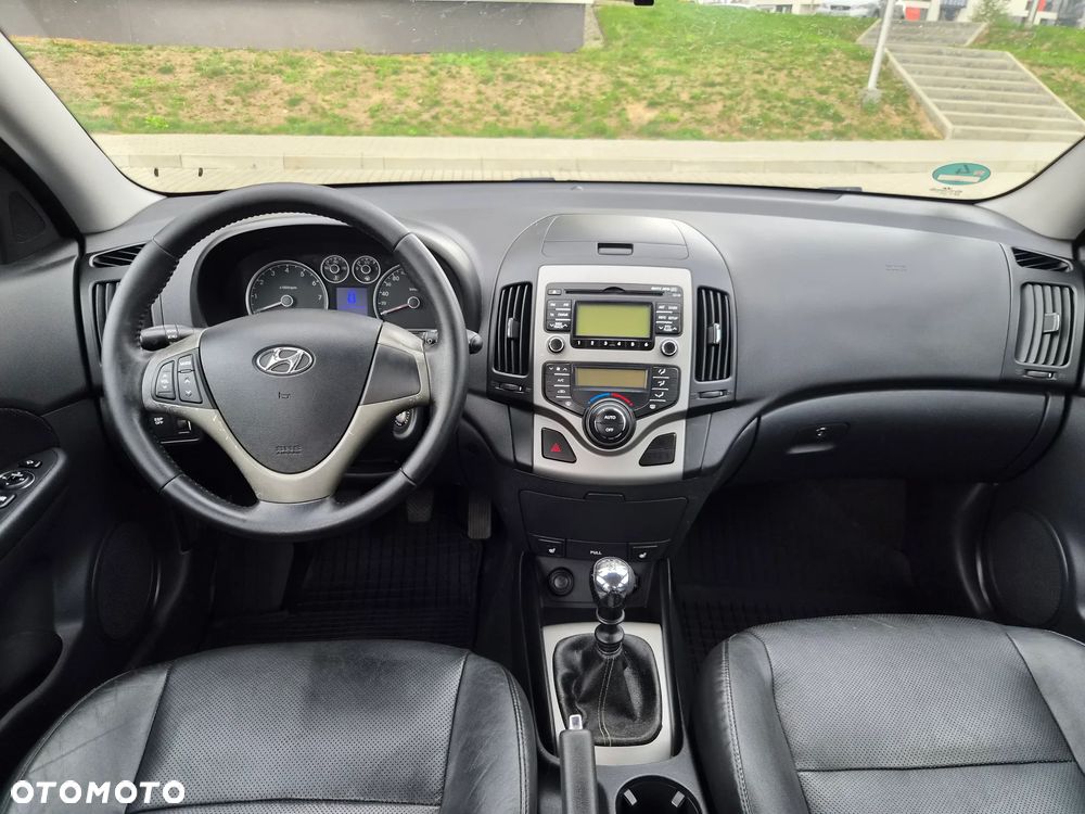 Hyundai i30 2.0 Premium - 33