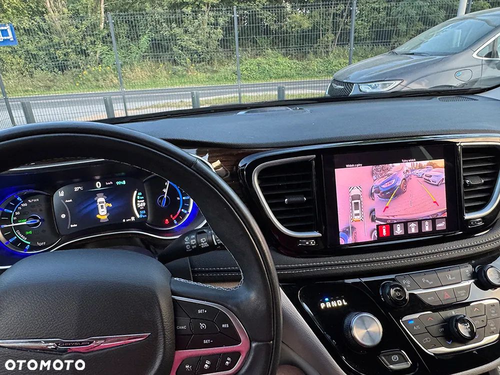 Chrysler Pacifica - 23