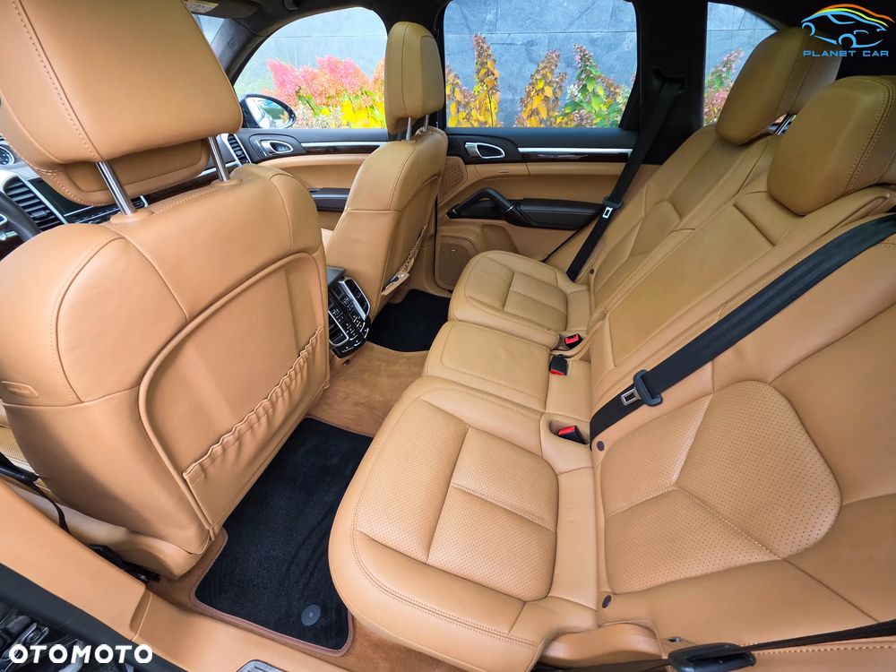 Porsche Cayenne Turbo - 15