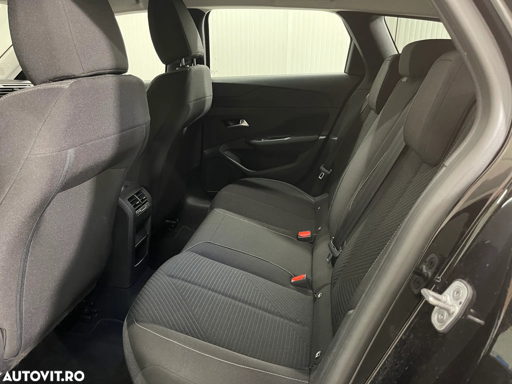 Peugeot 308 PureTech 130 EAT8 Active Pack - 11