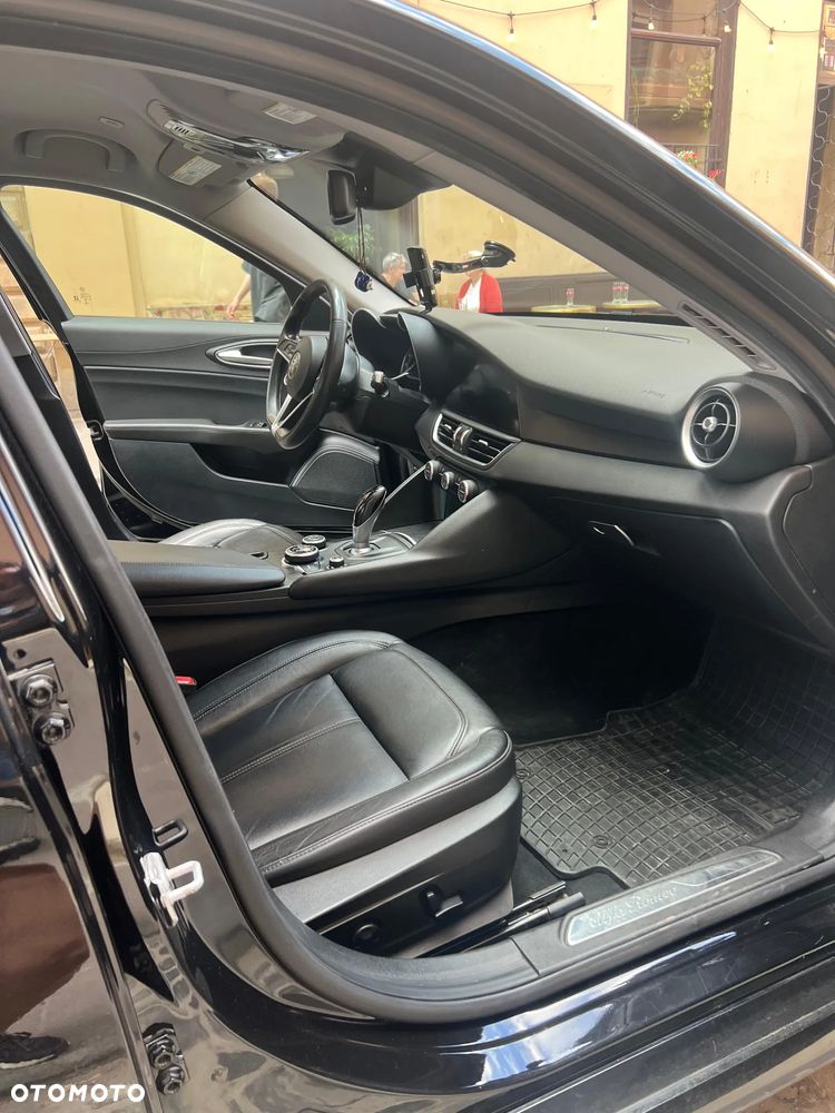Alfa Romeo Giulia 2.0 Turbo Veloce Q4 - 19