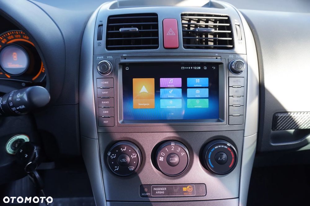 Toyota Auris 1.6 VVT-i Premium MM - 22