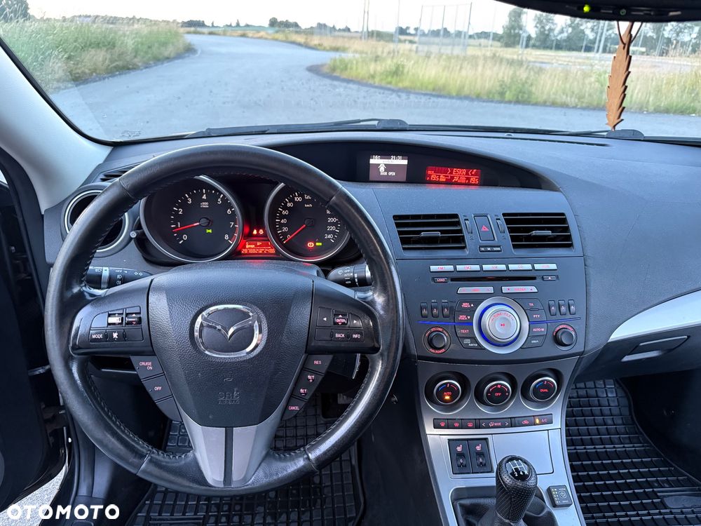Mazda 3 1.6 Exclusive + - 9