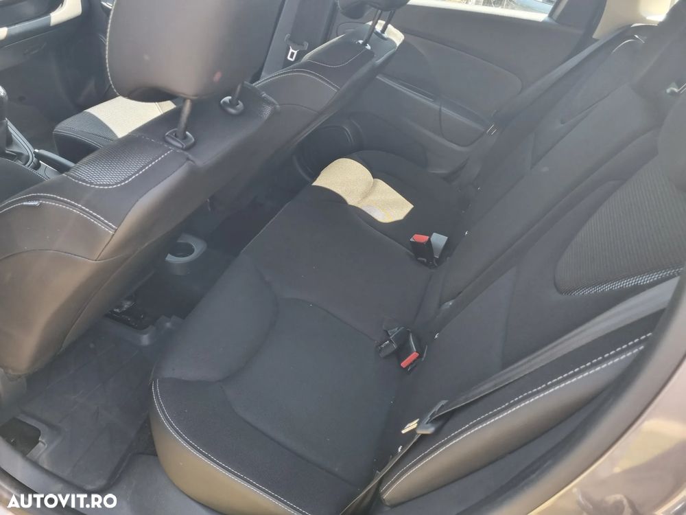 Renault Clio - 11