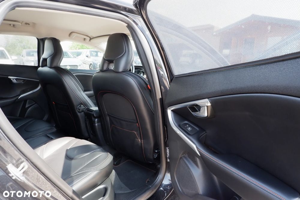 Volvo V40 D2 Powershift Ocean Race - 11