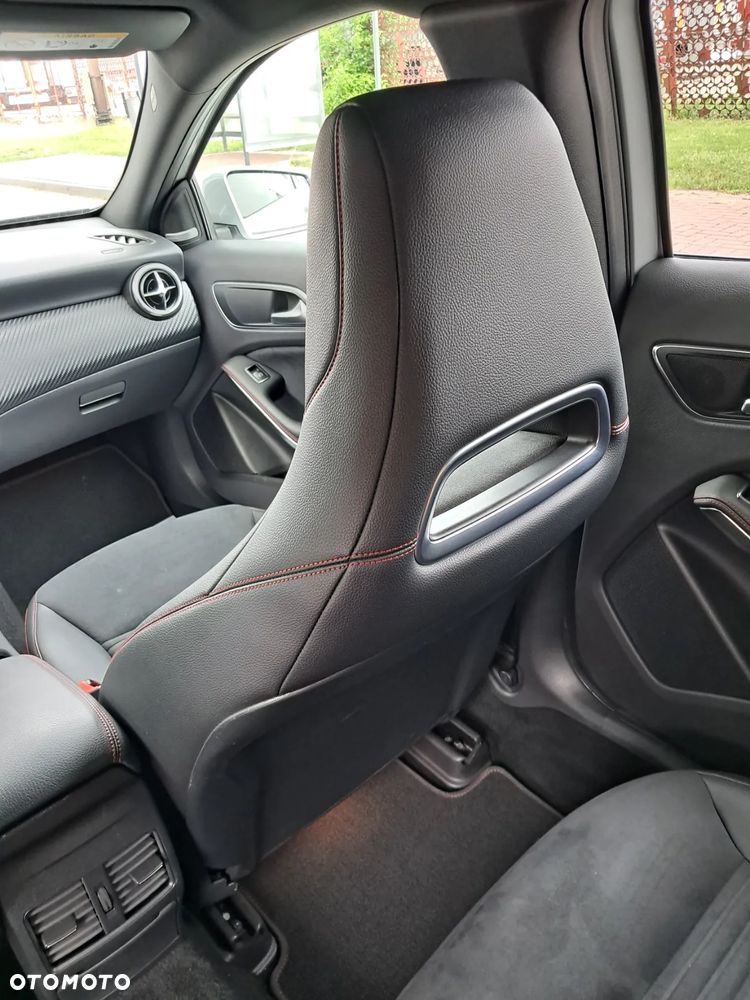Mercedes-Benz Klasa A 250 4-Matic AMG Line - 24