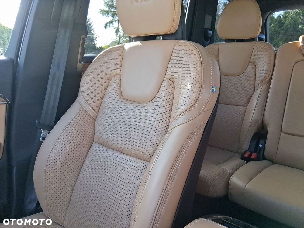 Volvo XC 90 - 16