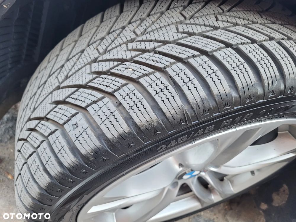 BMW Seria 5 530d xDrive Sport-Aut Luxury Line - 28