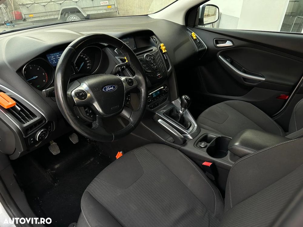 Ford Focus - 8