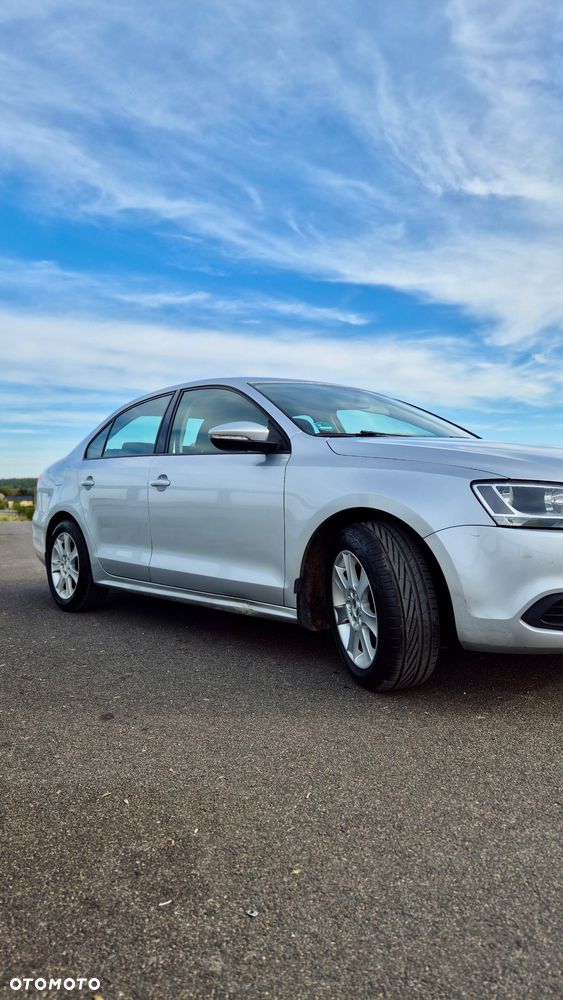 Volkswagen Jetta 1.6 TDI DPF Comfortline DSG - 9