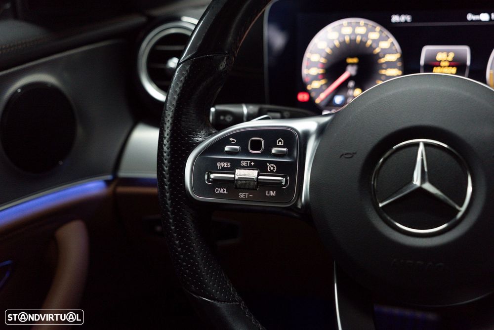 Mercedes-Benz E 300 de AMG Line - 17