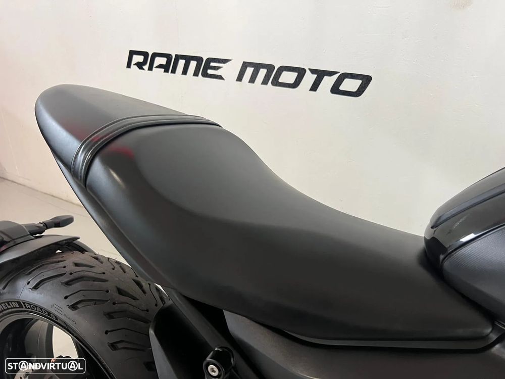 Triumph Trident 660 - 12