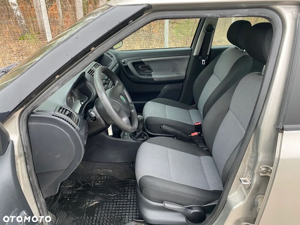 Skoda Fabia 1.4 16V Comfort - 9