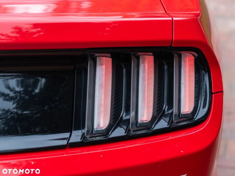 Ford Mustang 5.0 V8 GT - 32