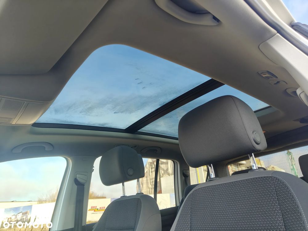 Volkswagen Touran 2.0 TDI DPF BlueMotion Technology Comfortline - 29