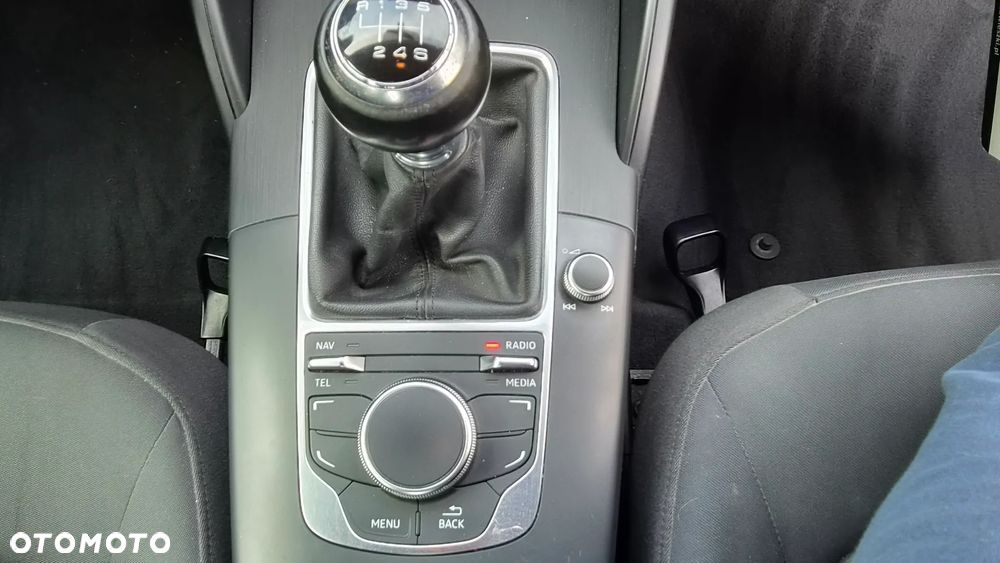 Audi A3 Limousine 1.4 TFSI Edycja specjalna - 10