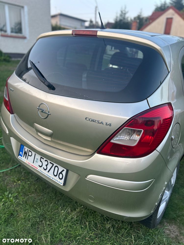 Opel Corsa 1.4 16V Cosmo - 17