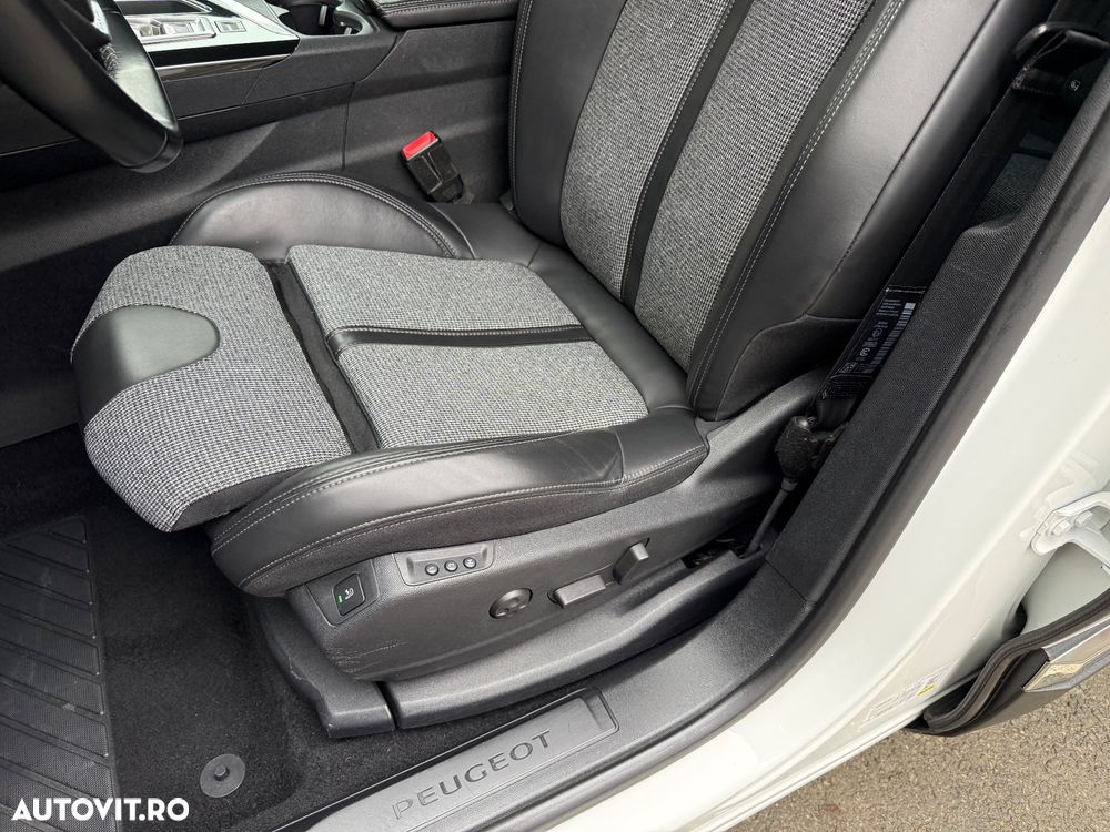 Peugeot 3008 PureTech 130 Stop & Start GPF EAT8 Allure - 26