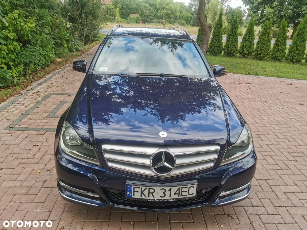 Mercedes-Benz Klasa C 180 CGI BlueEff Avantgarde - 4