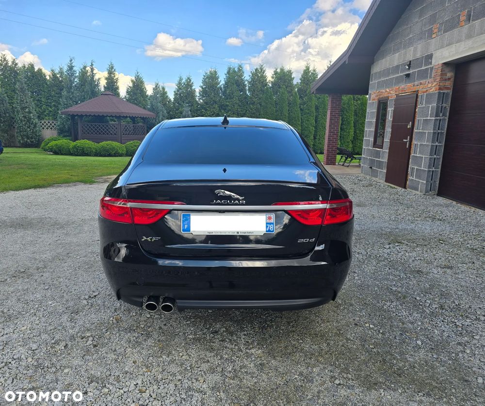 Jaguar XF 20d R-Sport - 8