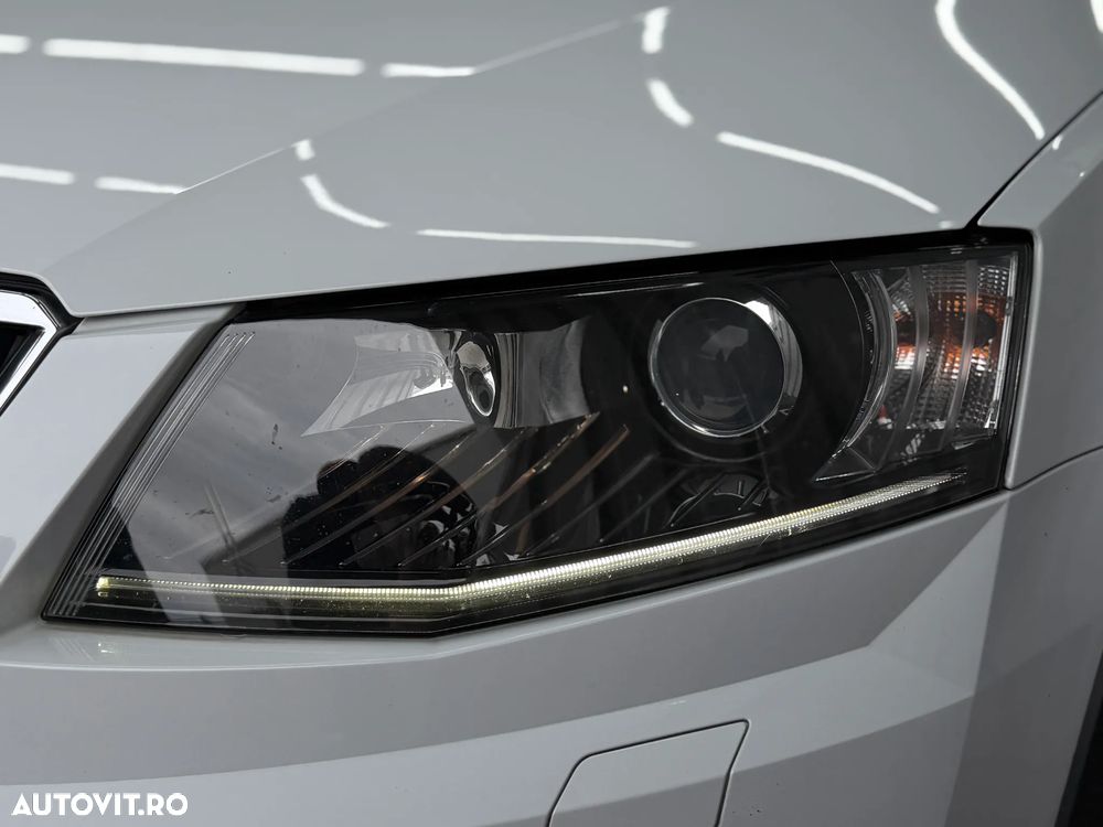 Skoda Octavia Combi 2.0 TDI 4x4 DSG Scout - 16