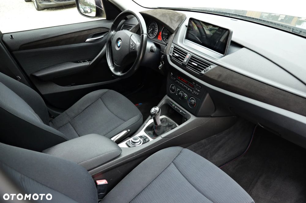 BMW X1 sDrive18d Sport Line - 36