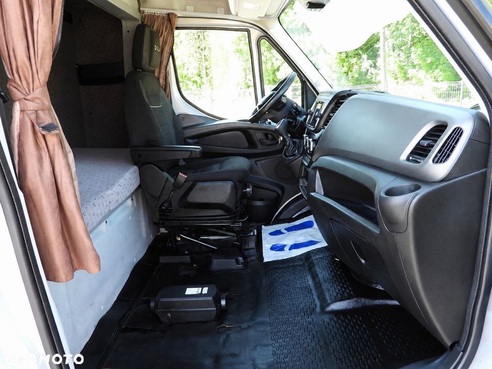 Iveco DAILY 35S18 PLANDEKA 8 PALET WEBASTO TEMPOMAT NAWIGACJA LEDY AUTOMAT HI-MATIC KLIMATYZACJA  180KM - 35