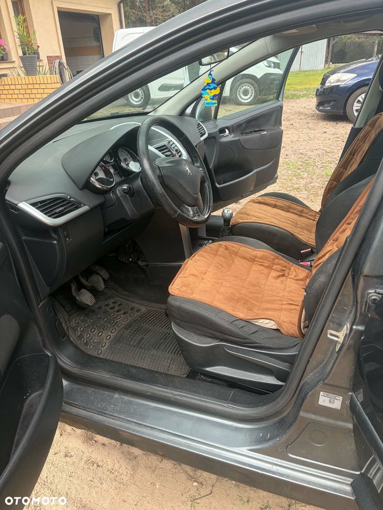 Peugeot 207 1.6 HDi - 16