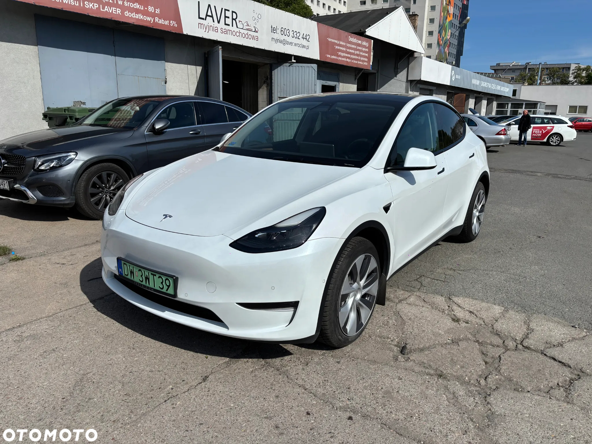 Tesla Y Long Range AWD - 3