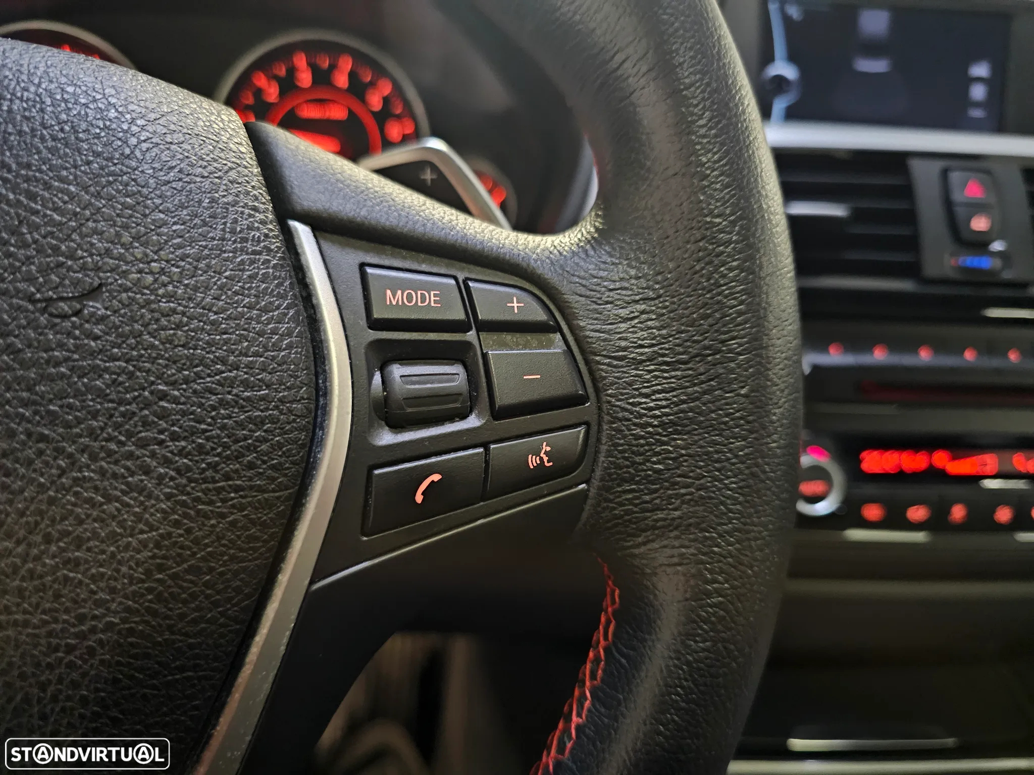 BMW 328 i Auto Line Sport - 30