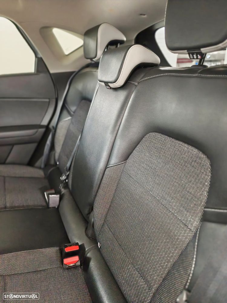 Renault Captur 1.0 TCe Intens - 28