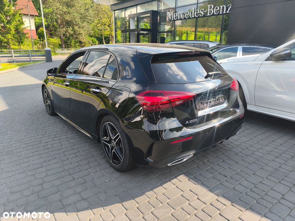 Mercedes-Benz Klasa A 200 AMG Line 7G-DCT - 3