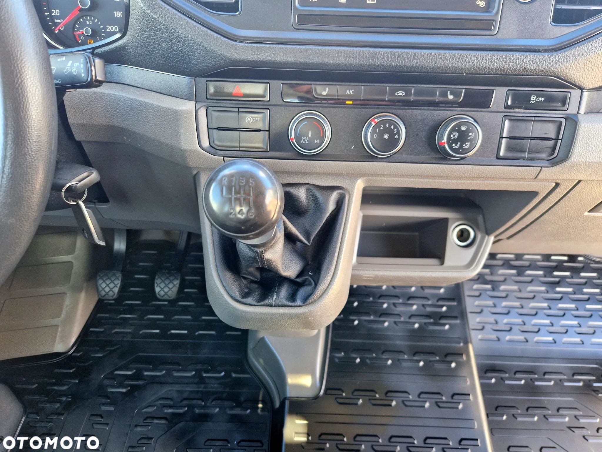 Volkswagen CRAFTER 2,0 TDI 177 KONNA DOKA BRYGADÓWKA 7 OSOBOWA KLIMA 154T/KM PRZEBIEGU GWARANCJA WEBASTO - 24