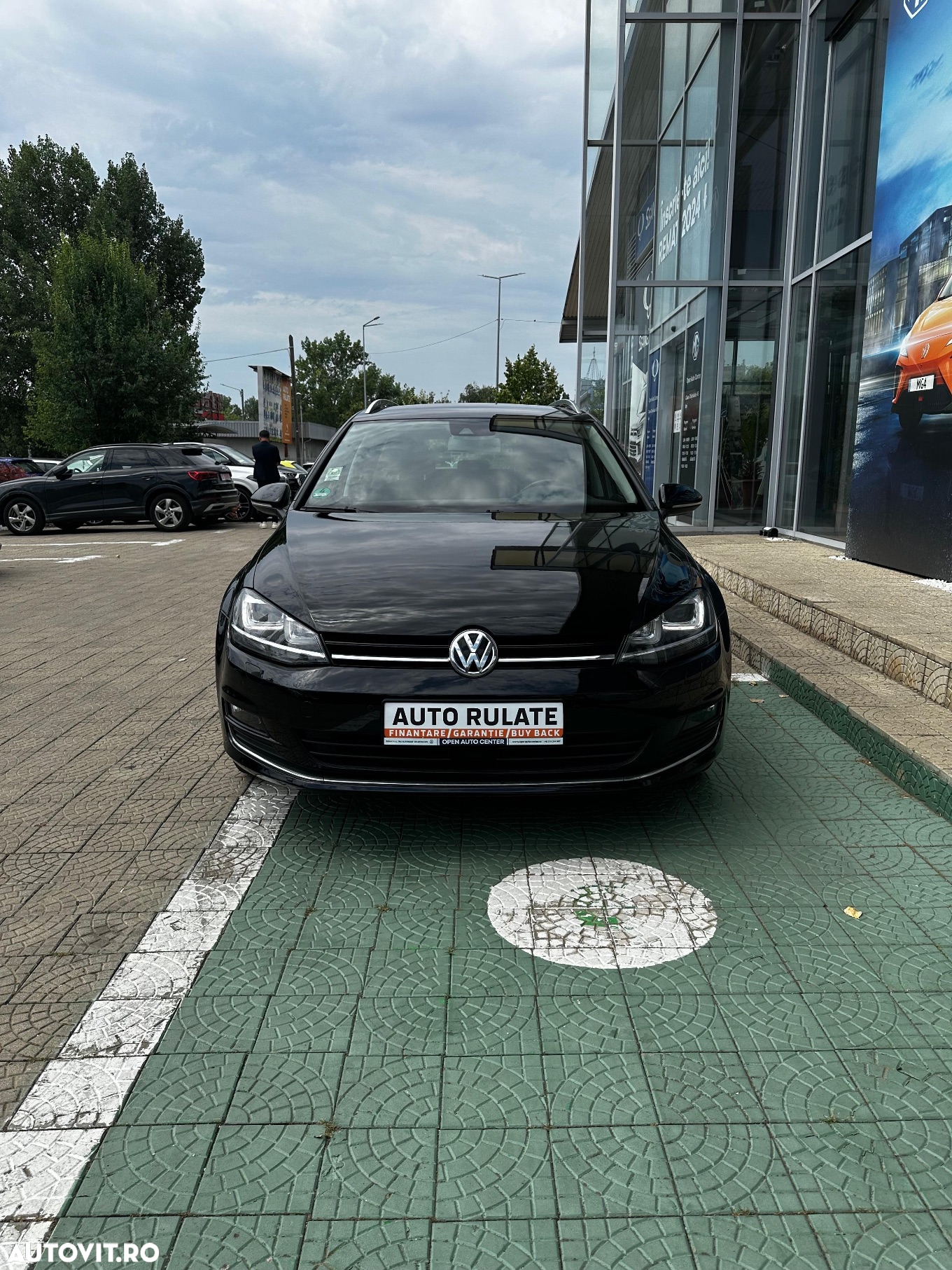 Volkswagen Golf 1.6 TDI BlueMotion Technology DSG Lounge - 6