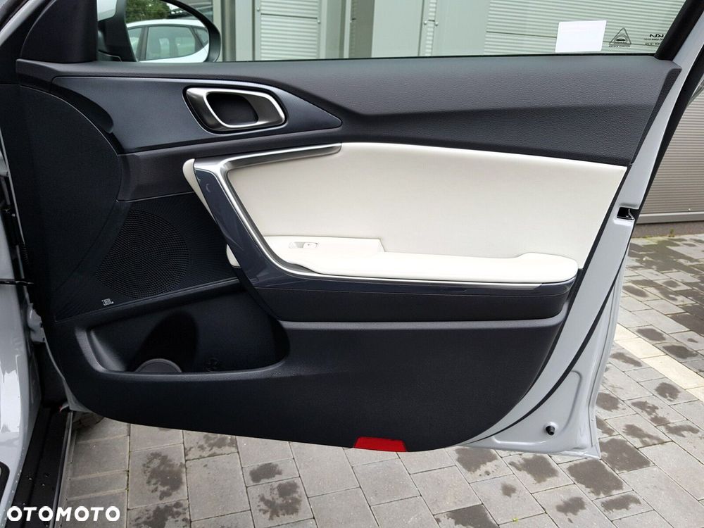 Kia XCeed 1.6 T-GDI Business Line DCT - 33
