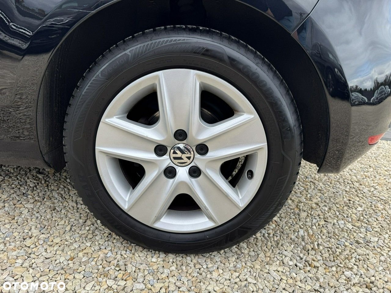 Volkswagen Golf 1.6 Comfortline - 24