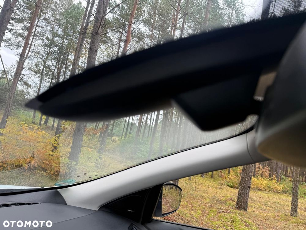 Ford Kuga 2.0 TDCi 2x4 Titanium - 16