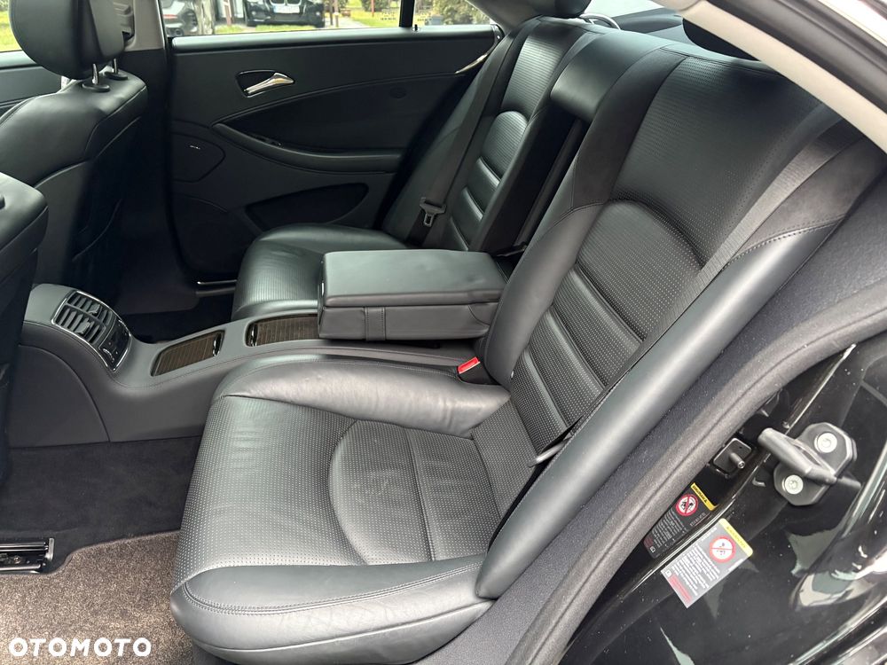 Mercedes-Benz CLS - 22