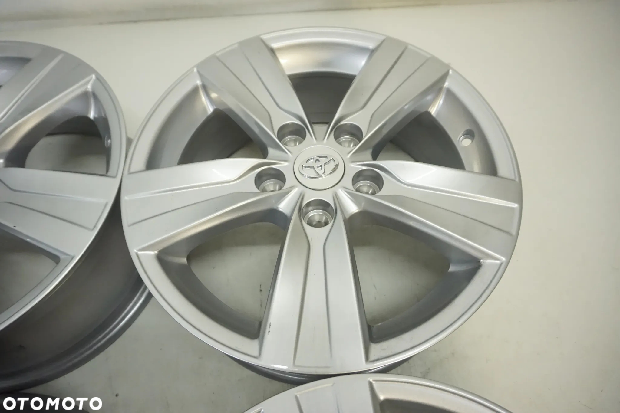 FELGI  ALUMINIOWE 16 TOYOTA CAMRY AURIS AVENSIS COROLLA RAV-4 CH R PREVIA YARIS IV CROSS  5X114,3 - 5