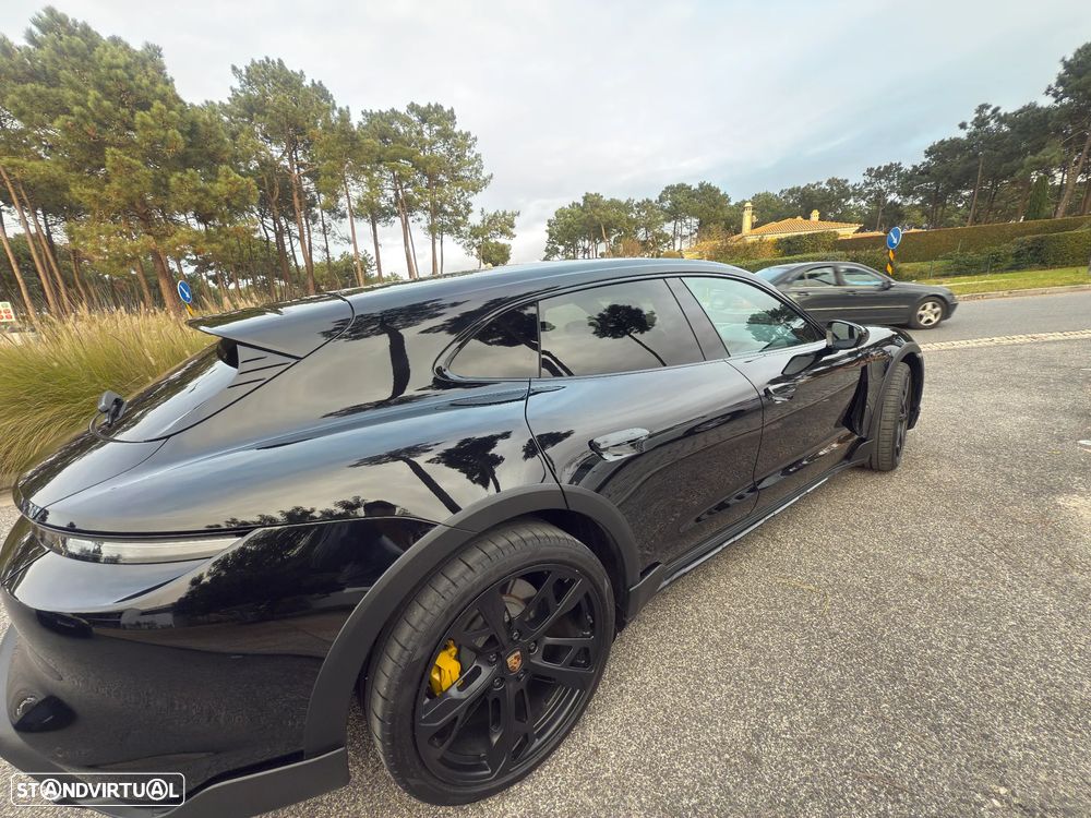 Porsche Taycan Cross Turismo 4 - 38