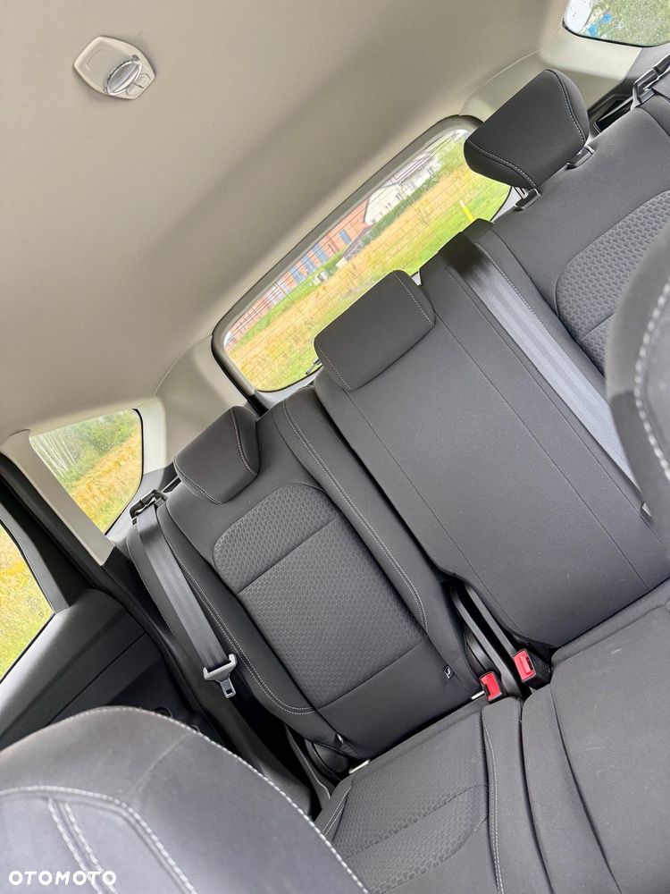 Ford Kuga - 15