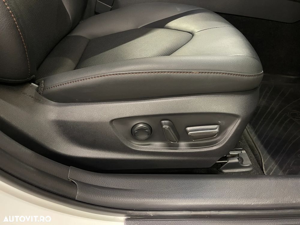 Toyota Camry 2.5 Hybrid Business - 20