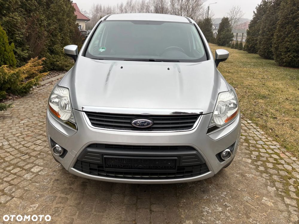 Ford Kuga 2.0 TDCi 2x4 Titanium - 4