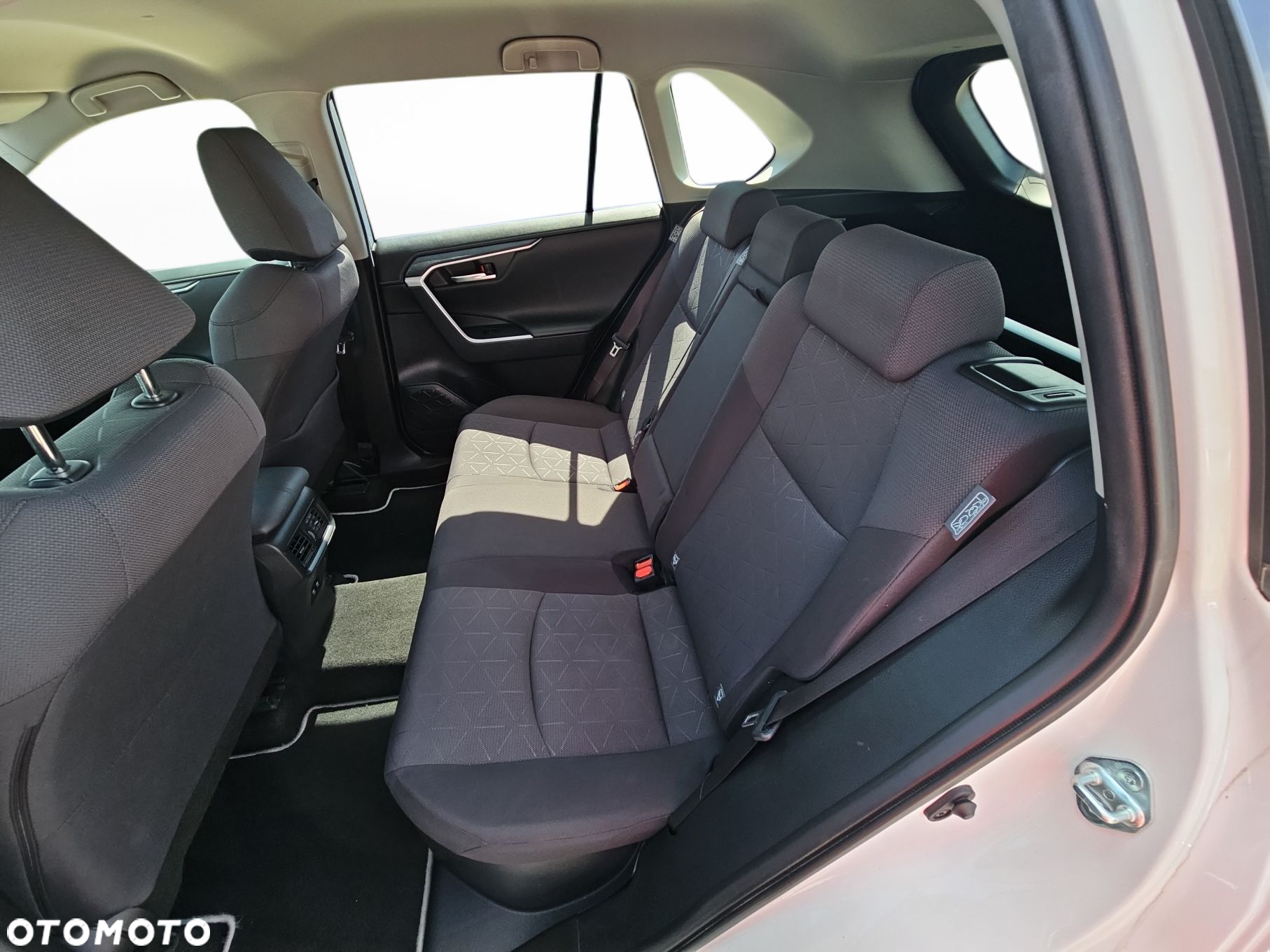 Toyota RAV4 - 10